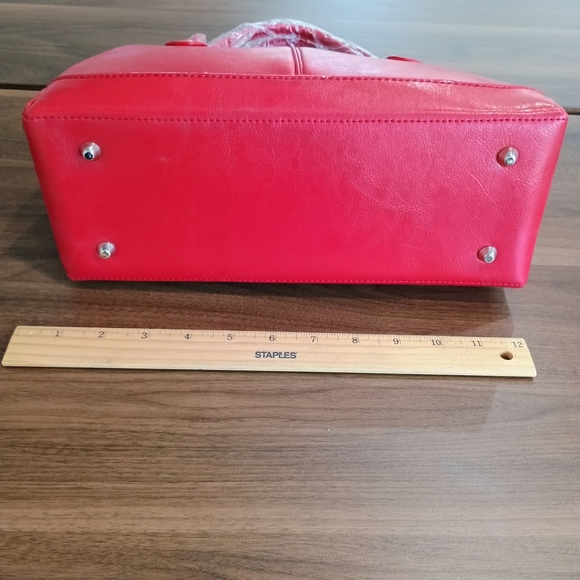 Elegant Red Vegan Leather Handbag - Picture 3 of 3